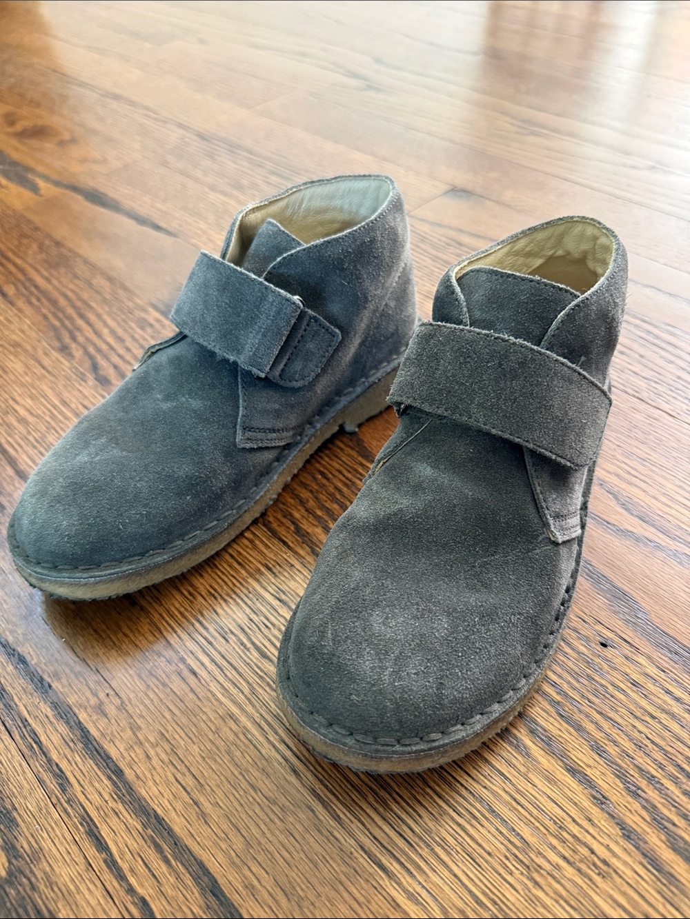 E Naturino Kids 31/13 Charcoal Suede Ankle Boots with Velcro Strap